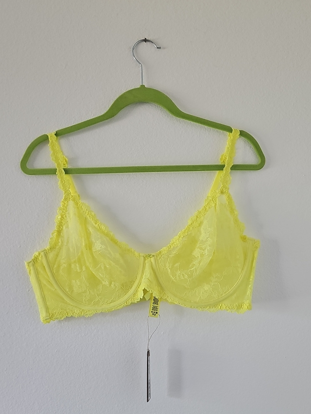 ●●SKIMS NEON YELLOW LACE UNDERWIRE BRA NWT S. 40DD●●